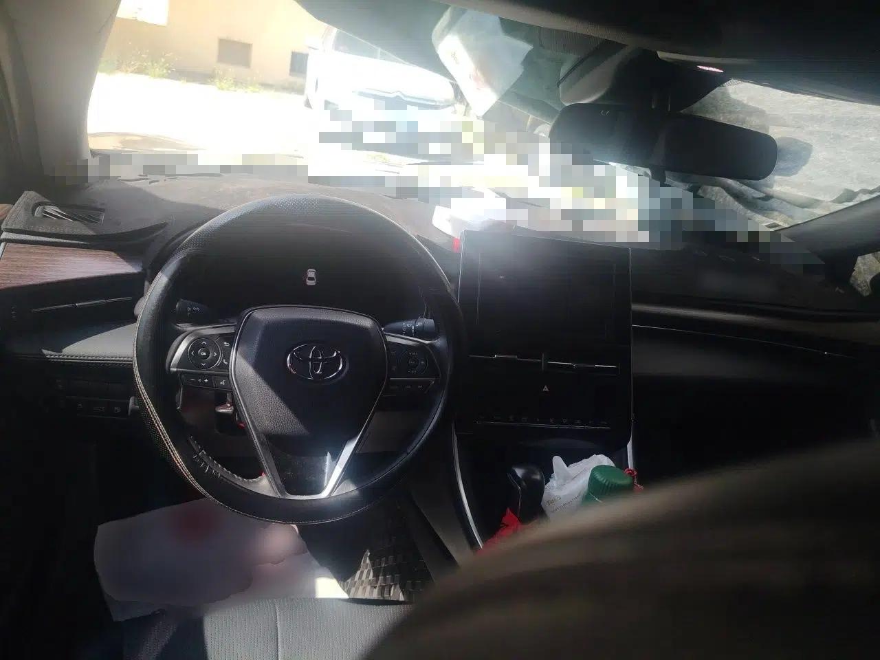 Toyota Avalon 2023 2.0L Premium Edition — миниатюра 9