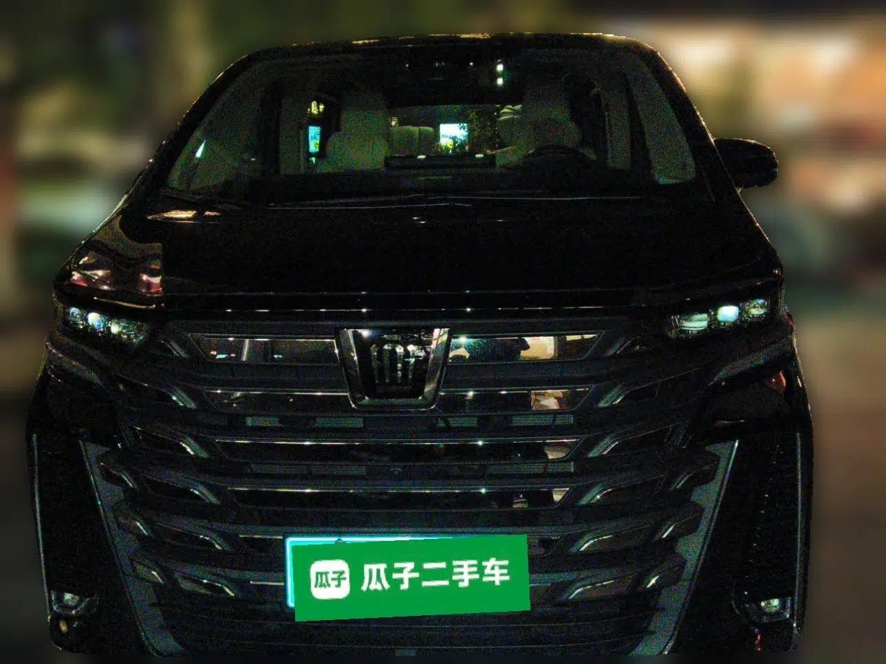 Toyota Vellfire 2024 Crown Dual-Engine 2.5L Supreme Executive Edition — миниатюра 2