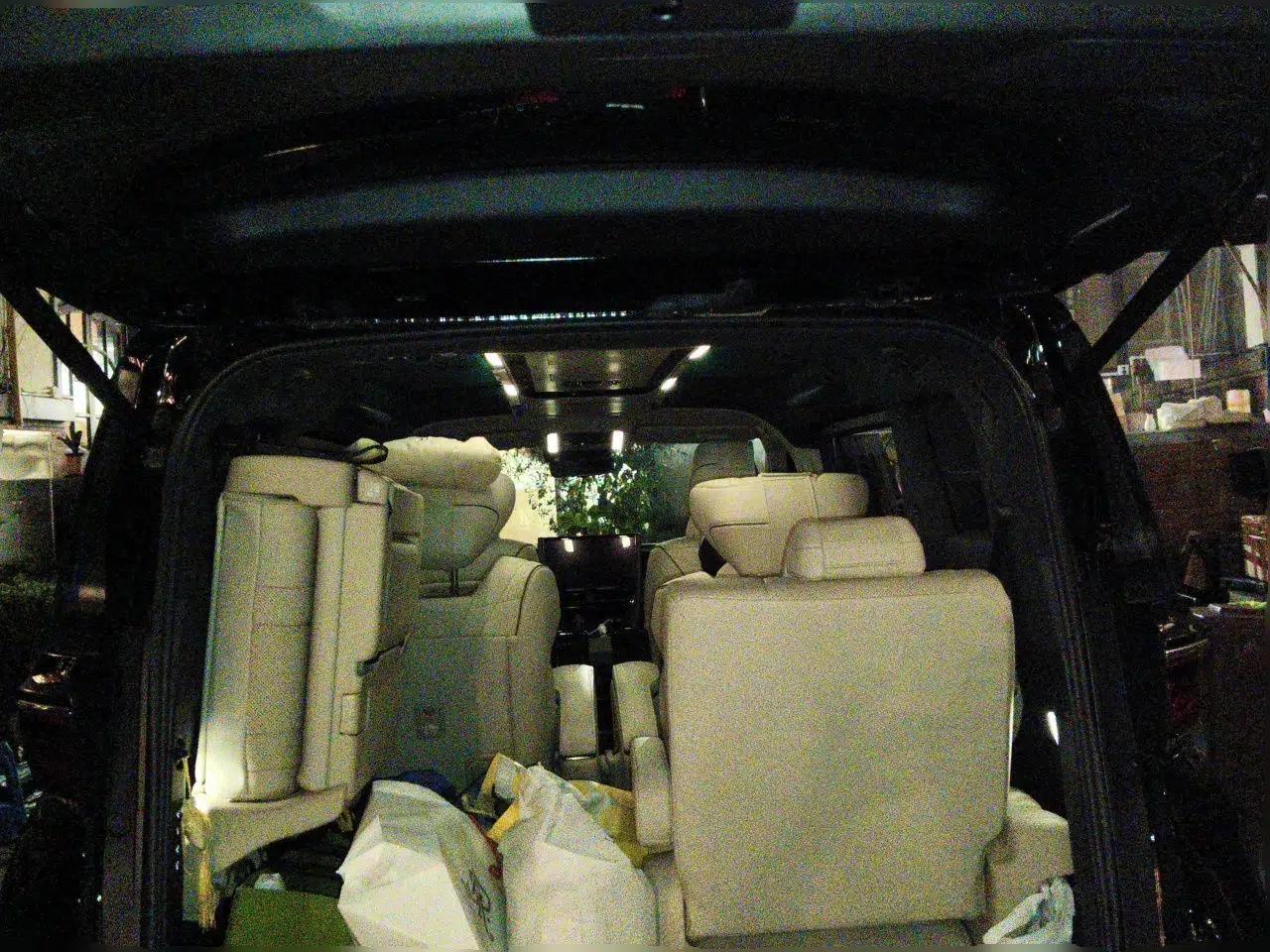 Toyota Vellfire 2024 Crown Dual-Engine 2.5L Supreme Executive Edition — миниатюра 19