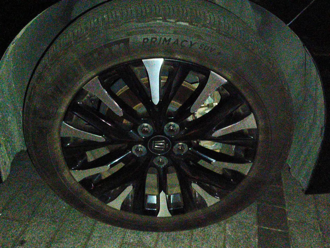 Toyota Vellfire 2024 Crown Dual-Engine 2.5L Supreme Executive Edition — миниатюра 8