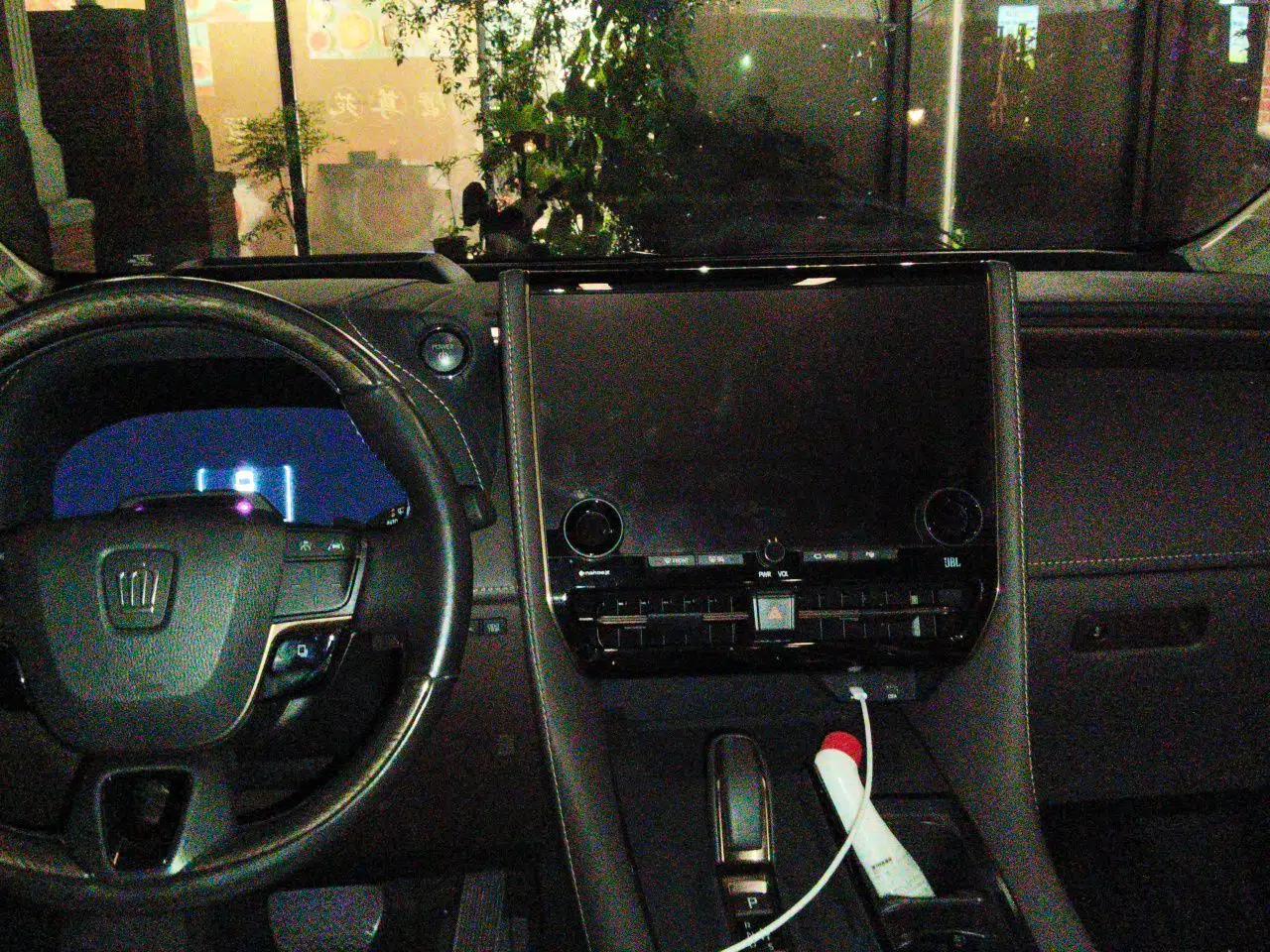 Toyota Vellfire 2024 Crown Dual-Engine 2.5L Supreme Executive Edition — миниатюра 9