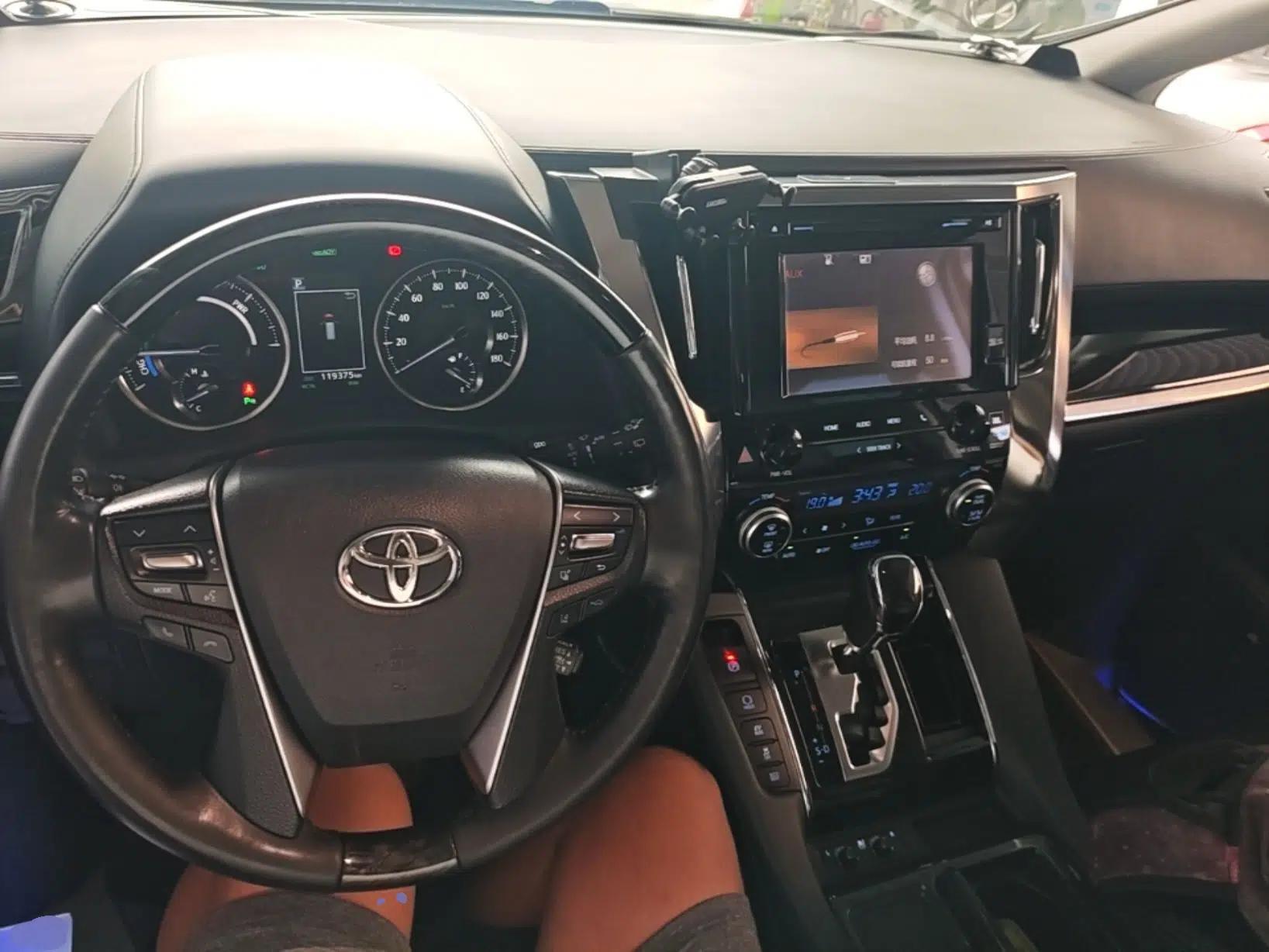 Toyota Vellfire 2019 Dual-Engine 2.5L HV Luxury Edition — миниатюра 12