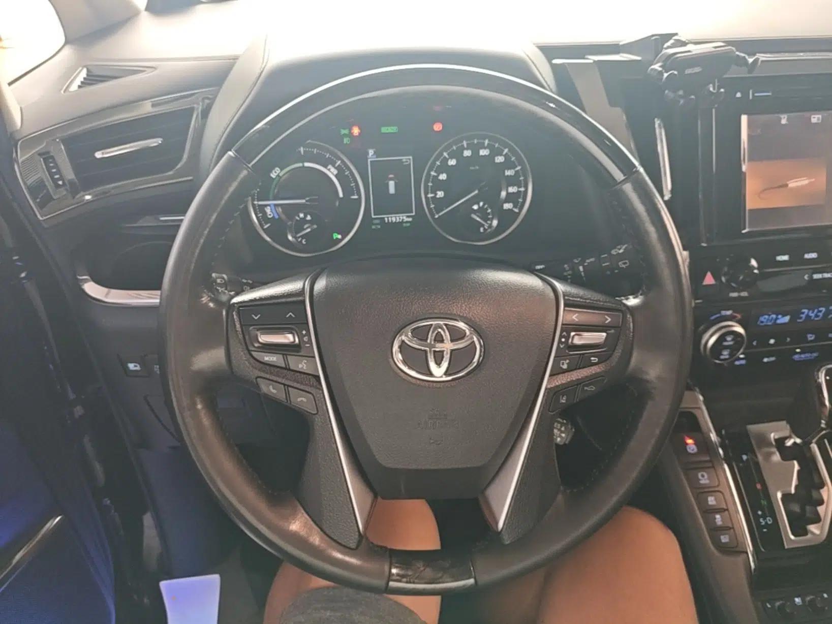 Toyota Vellfire 2019 Dual-Engine 2.5L HV Luxury Edition — миниатюра 13