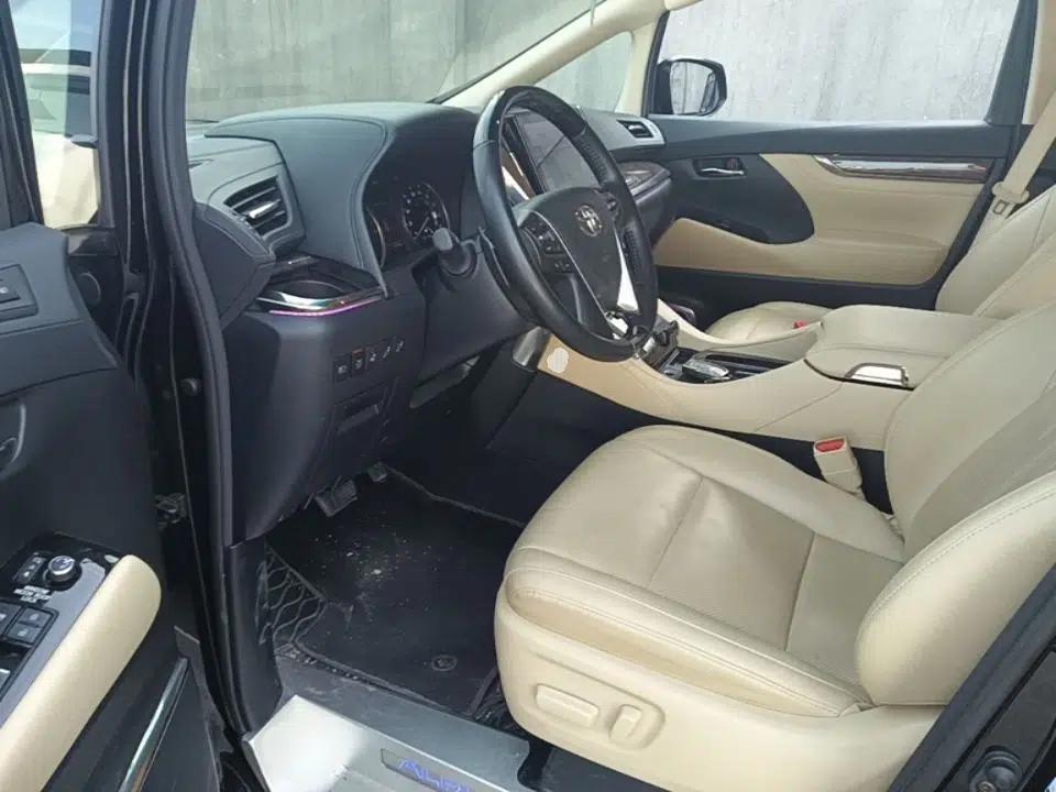 Toyota Vellfire 2023 Crown Dual-Engine 2.5L HV Prestige Edition — миниатюра 18