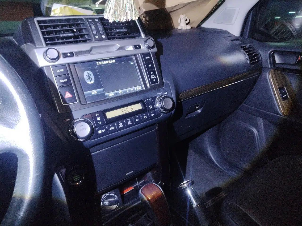 Toyota Prado 2015 2.7L Automatic Standard Edition — миниатюра 13