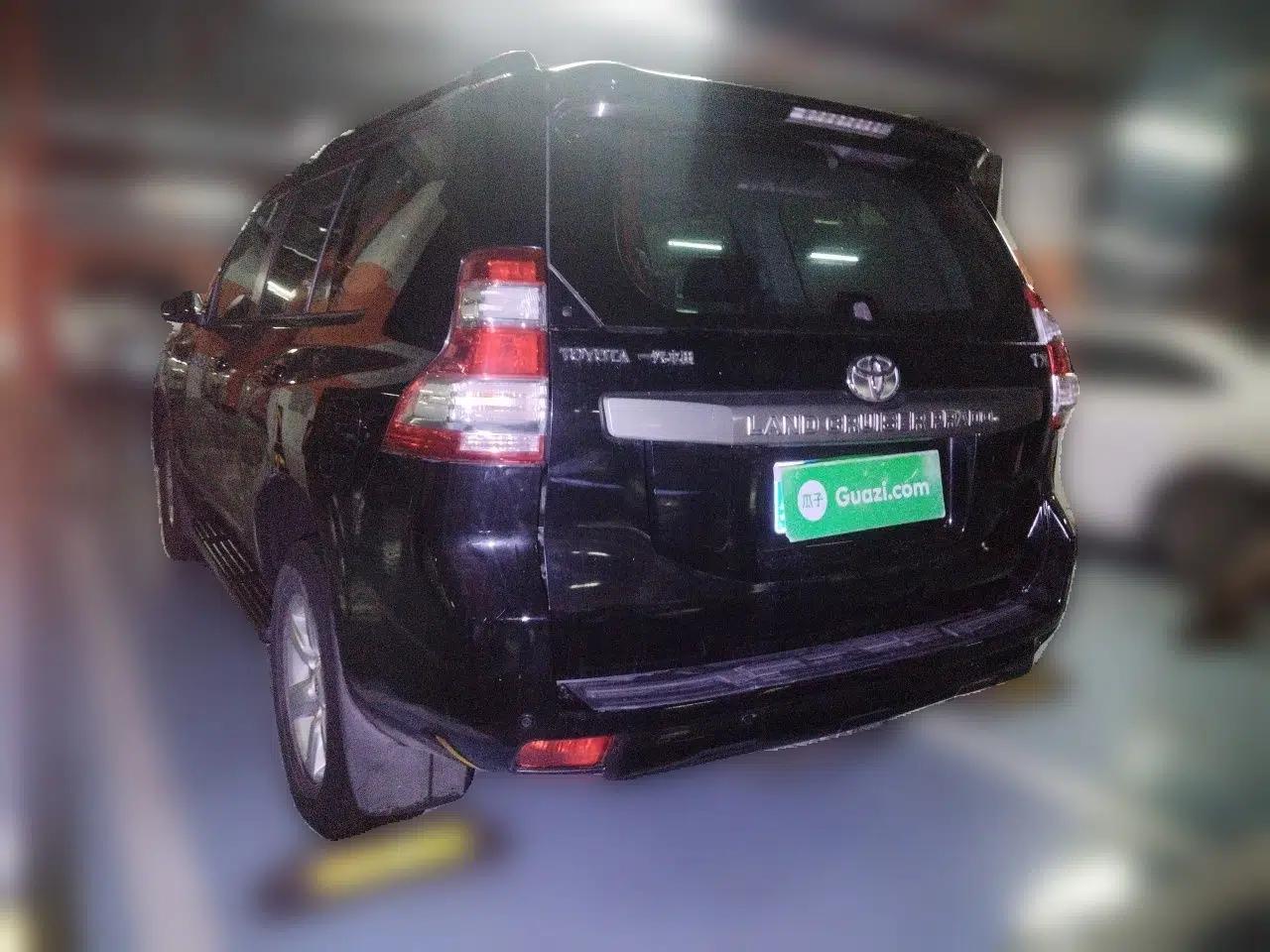 Toyota Prado 2015 2.7L Automatic Standard Edition — миниатюра 4
