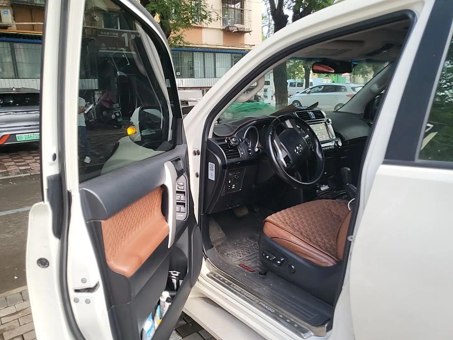 Toyota Prado Prado (parallel import), 2.7L, 7 seats, with sunroof and underbody-mounted spare tire — миниатюра 16
