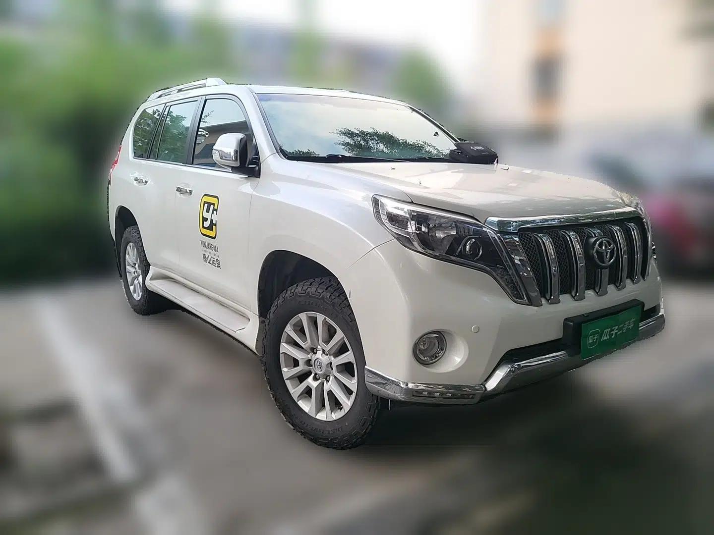 Toyota Prado Prado (parallel import), 2.7L, 7 seats, with sunroof and underbody-mounted spare tire — миниатюра 3