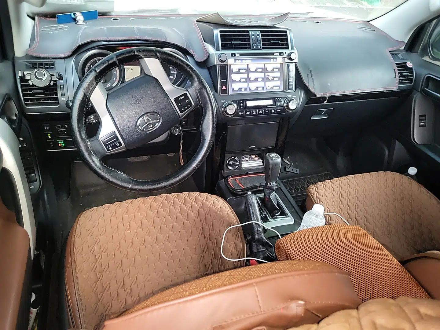 Toyota Prado Prado (parallel import), 2.7L, 7 seats, with sunroof and underbody-mounted spare tire — миниатюра 9