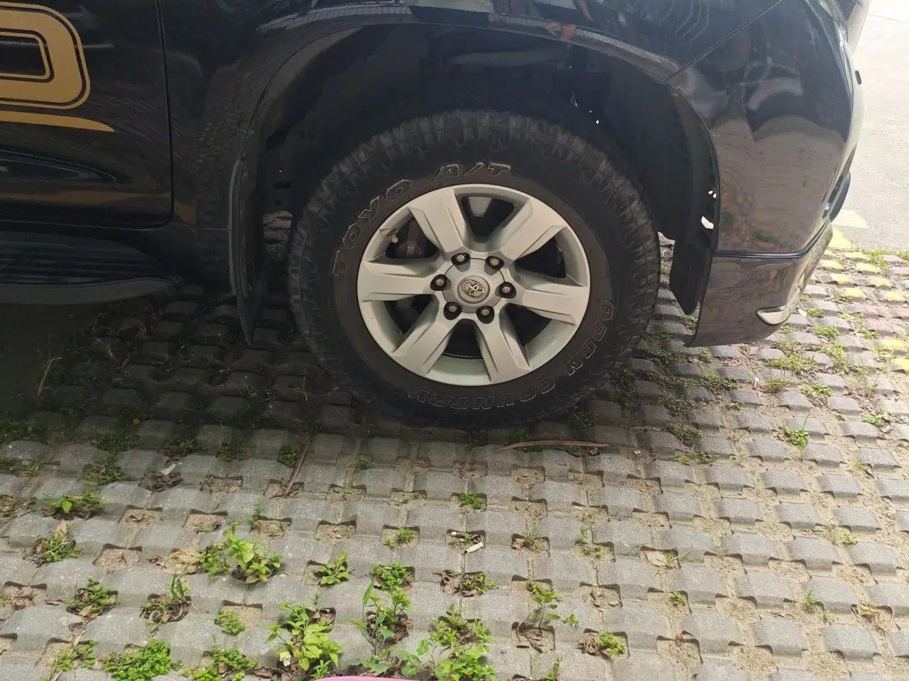 Toyota Prado 2014 2.7L Automatic Luxury Edition — миниатюра 8