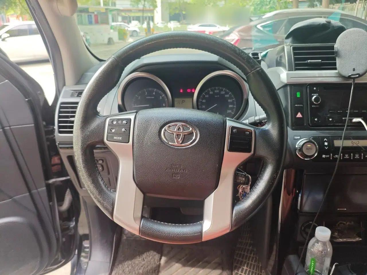 Toyota Prado 2014 2.7L Automatic Luxury Edition — миниатюра 10