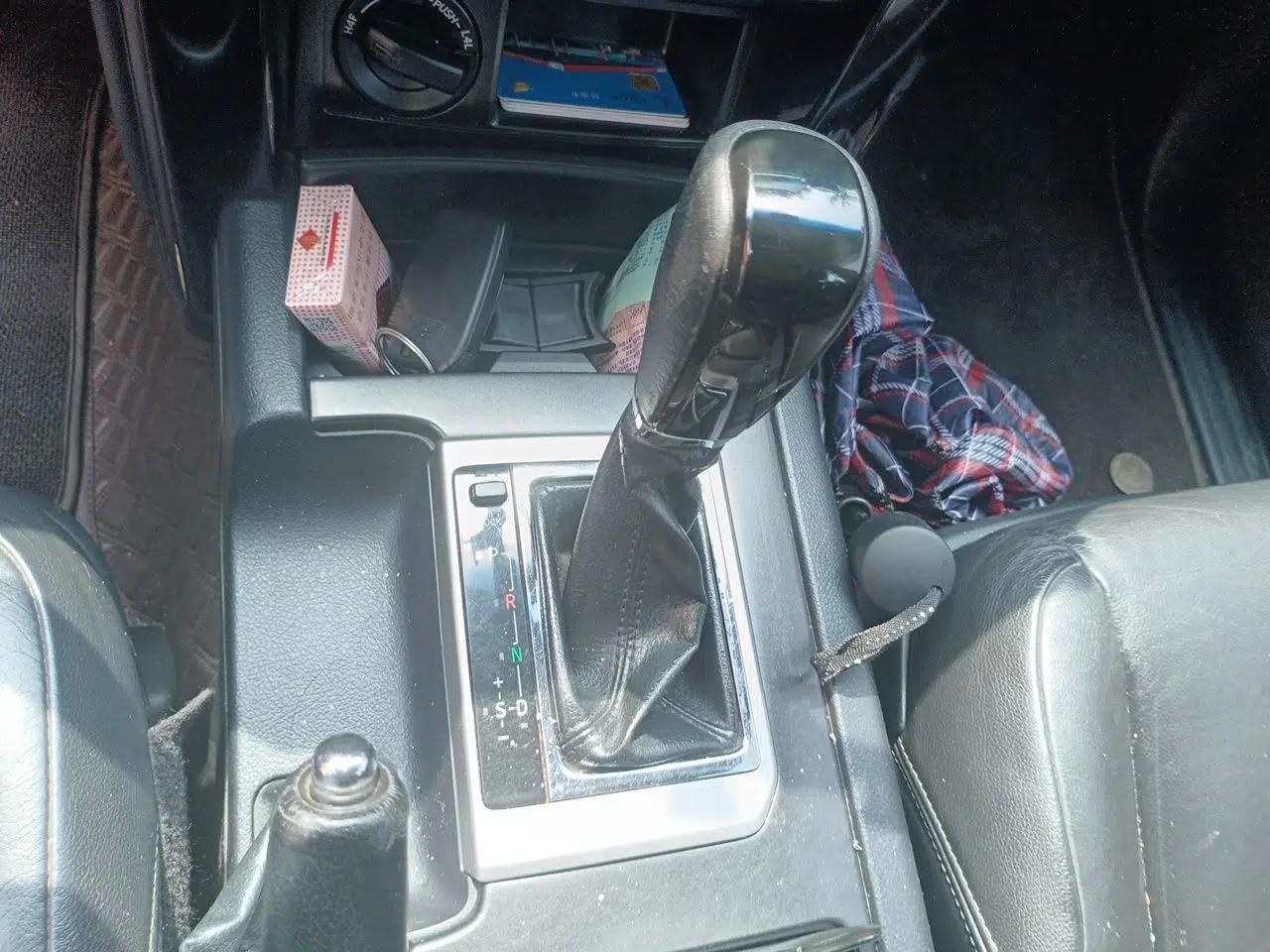 Toyota Prado 2016 2.7L Automatic Standard Edition — миниатюра 14