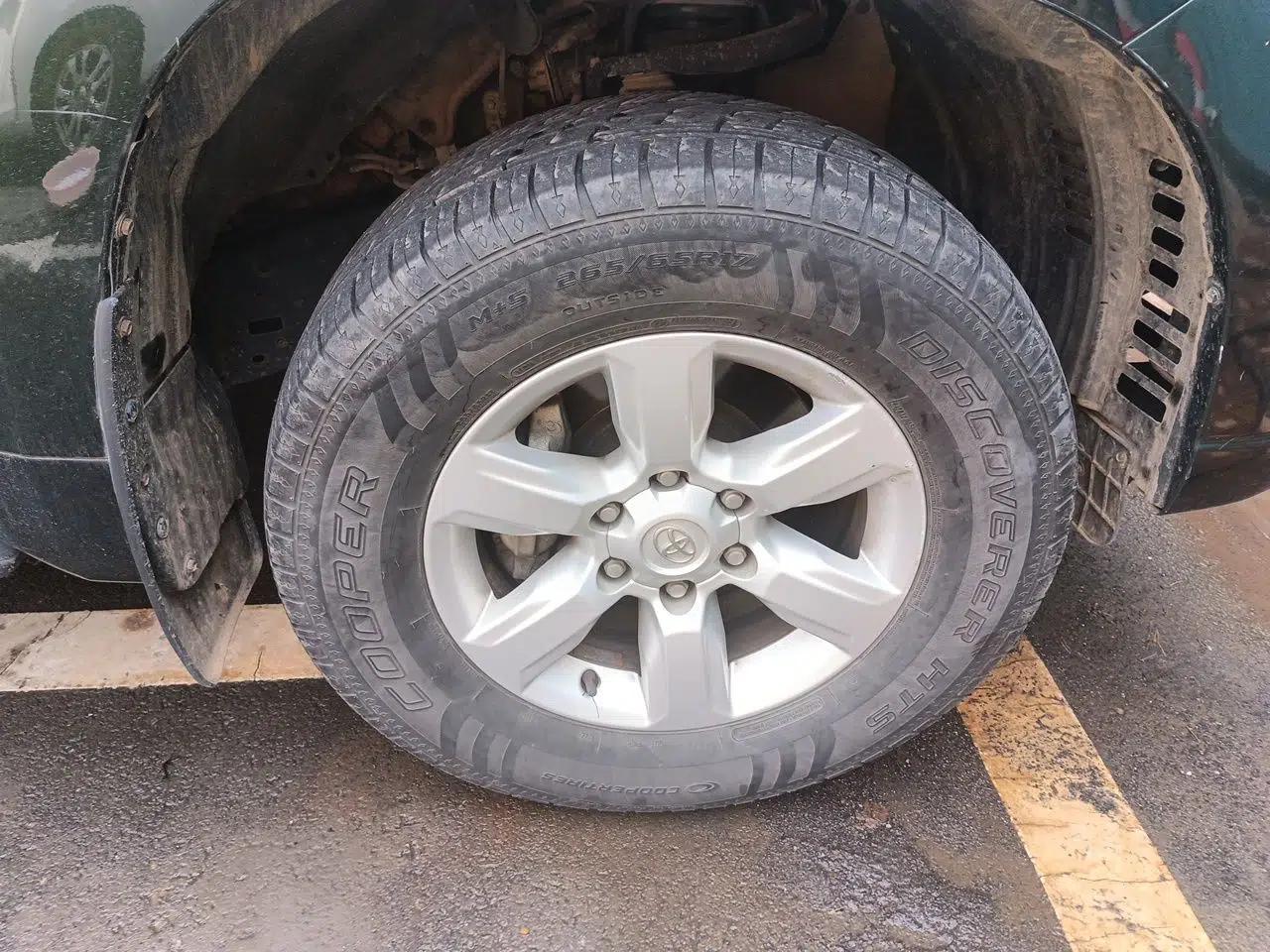 Toyota Prado 2016 2.7L Automatic Standard Edition — миниатюра 8