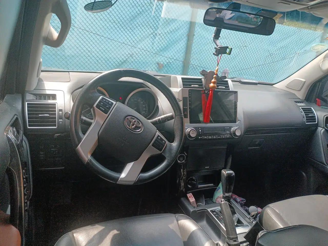 Toyota Prado 2016 2.7L Automatic Standard Edition — миниатюра 9