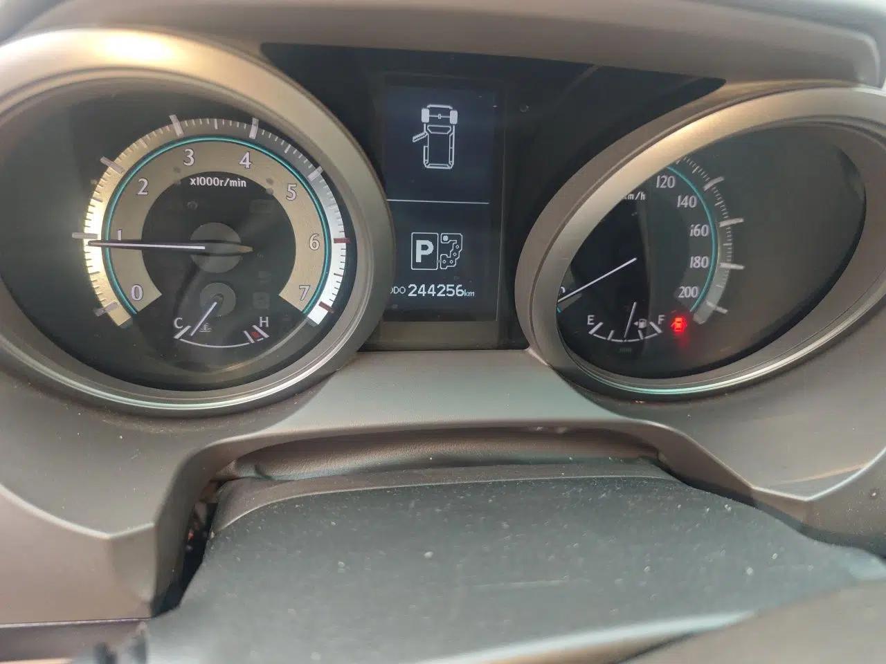 Toyota Prado 2010 4.0L Automatic TX-L — миниатюра 12