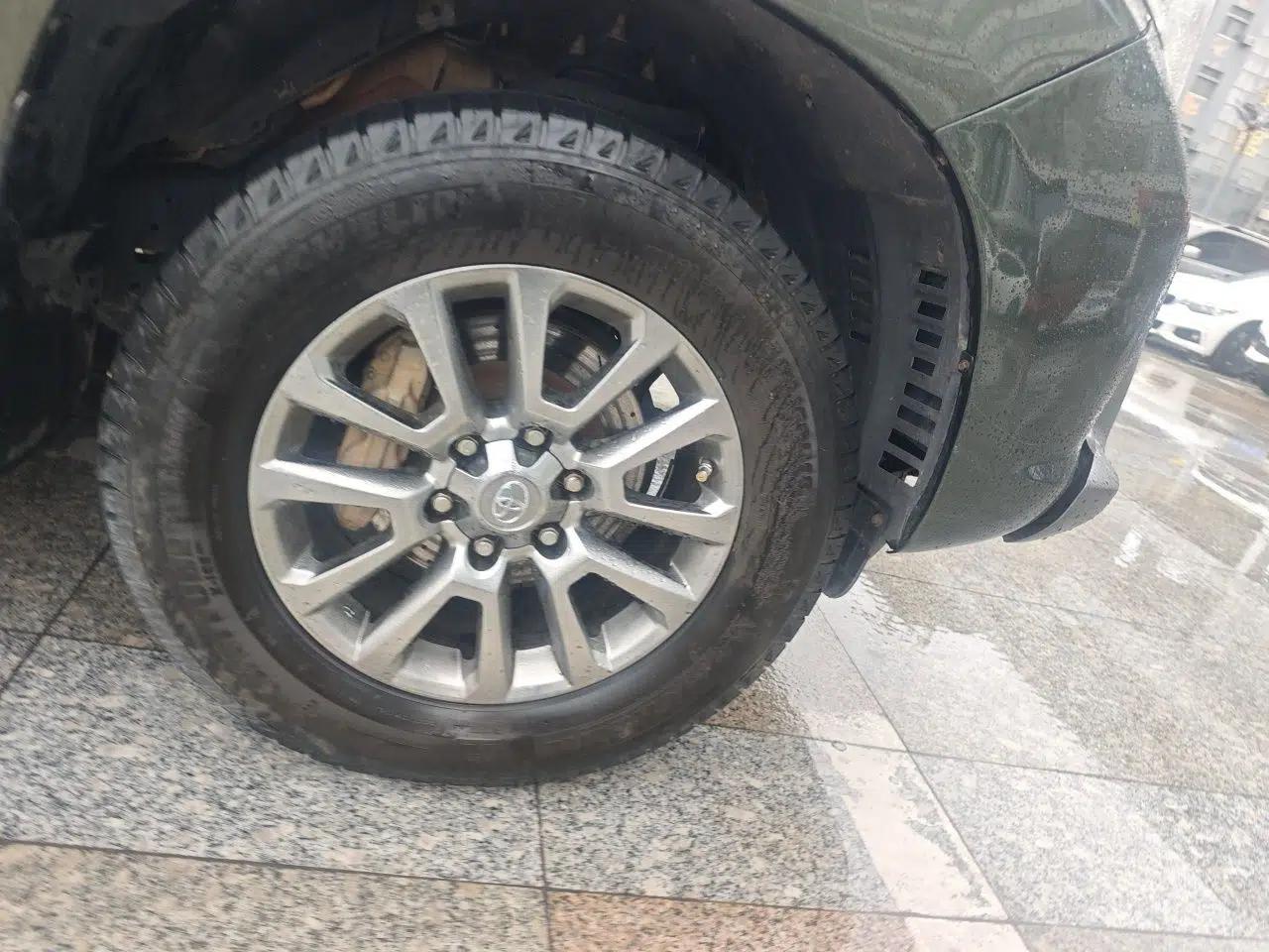 Toyota Prado 2010 4.0L Automatic TX-L — миниатюра 8