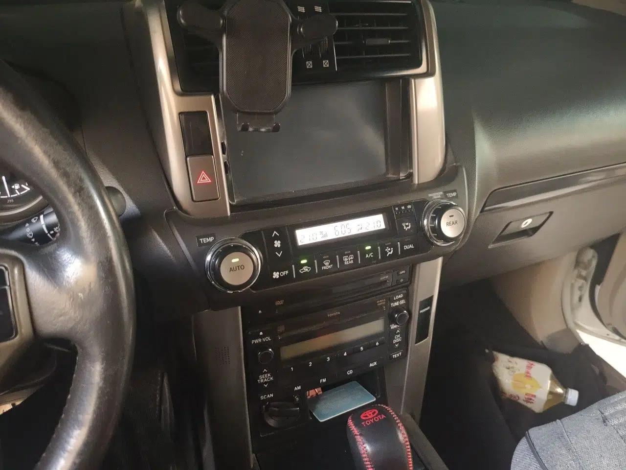 Toyota Prado Toyota Prado 2012, 2.7L, automatic transmission, 7 seats, gasoline (Middle East-spec parallel import) — миниатюра 13