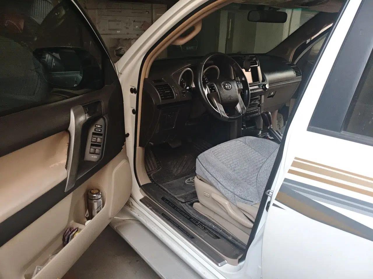Toyota Prado Toyota Prado 2012, 2.7L, automatic transmission, 7 seats, gasoline (Middle East-spec parallel import) — миниатюра 16