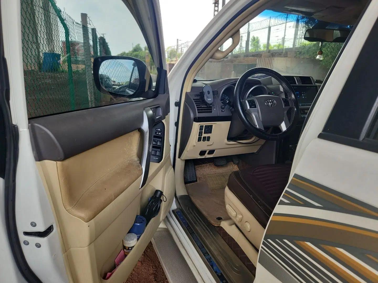 Toyota Prado (Parallel Import) Toyota Prado 2016 2.7L 7-Seater — миниатюра 16