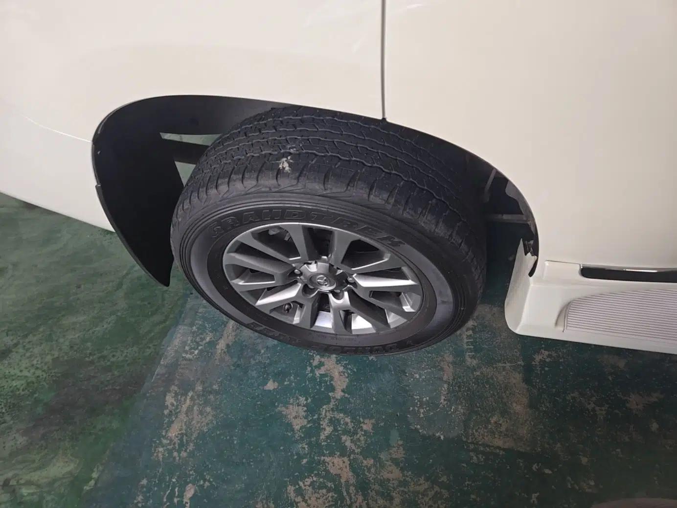 Toyota Prado 2017 2700 TXL Middle East Edition — миниатюра 11