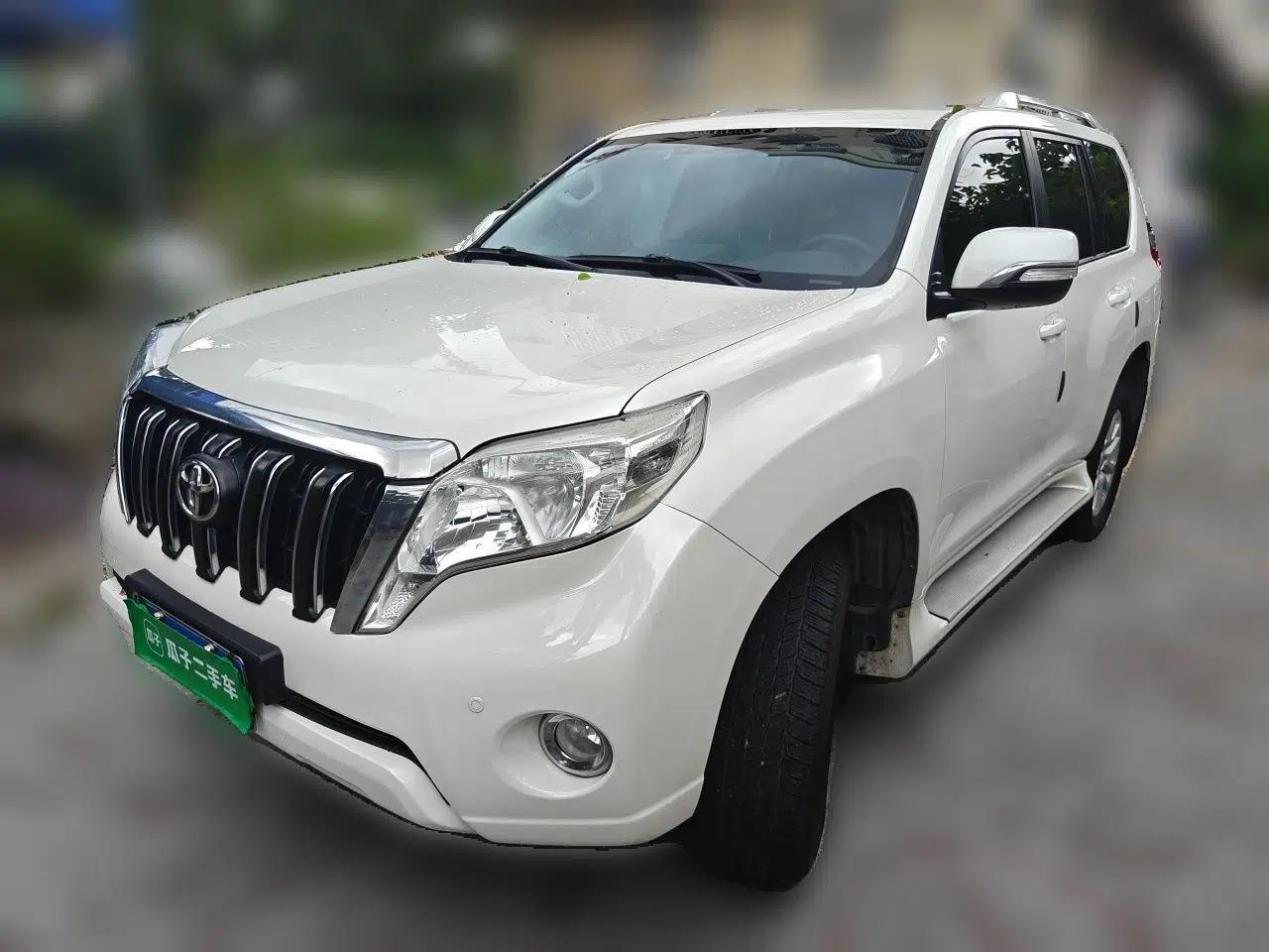 Toyota Prado Prado Land Cruiser 2017, 4.0L, automatic, 7 seats, gasoline, parallel import — миниатюра 1