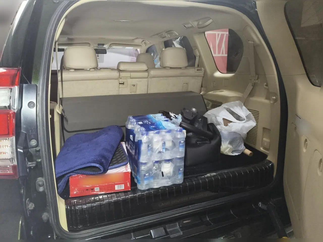 Toyota Prado Toyota Prado 2015, 4.0-liter, seven-seater, automatic transmission, gasoline engine, spare tire mounted on the rear (parallel import) — миниатюра 19