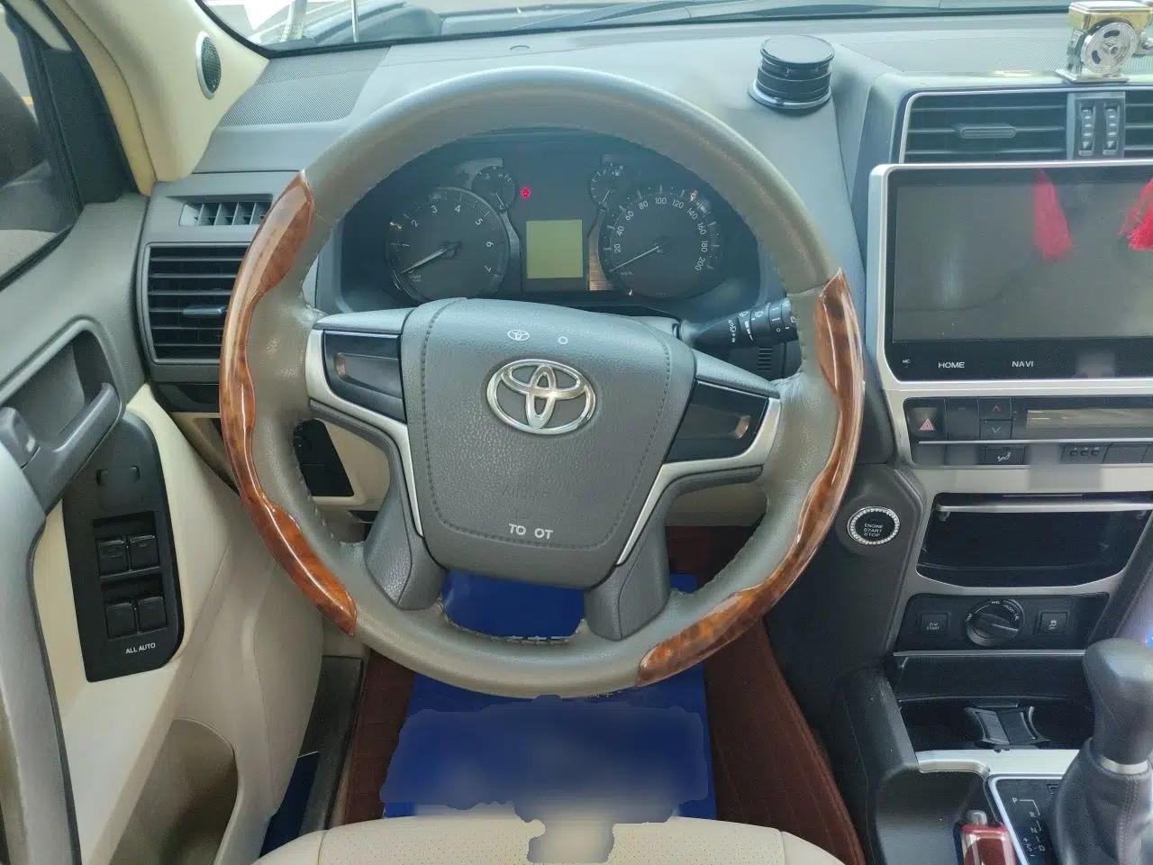 Toyota Prado 2018 Toyota Land Cruiser, 2.7-liter automatic, 7-seater, U.S.-spec (parallel import) — миниатюра 10