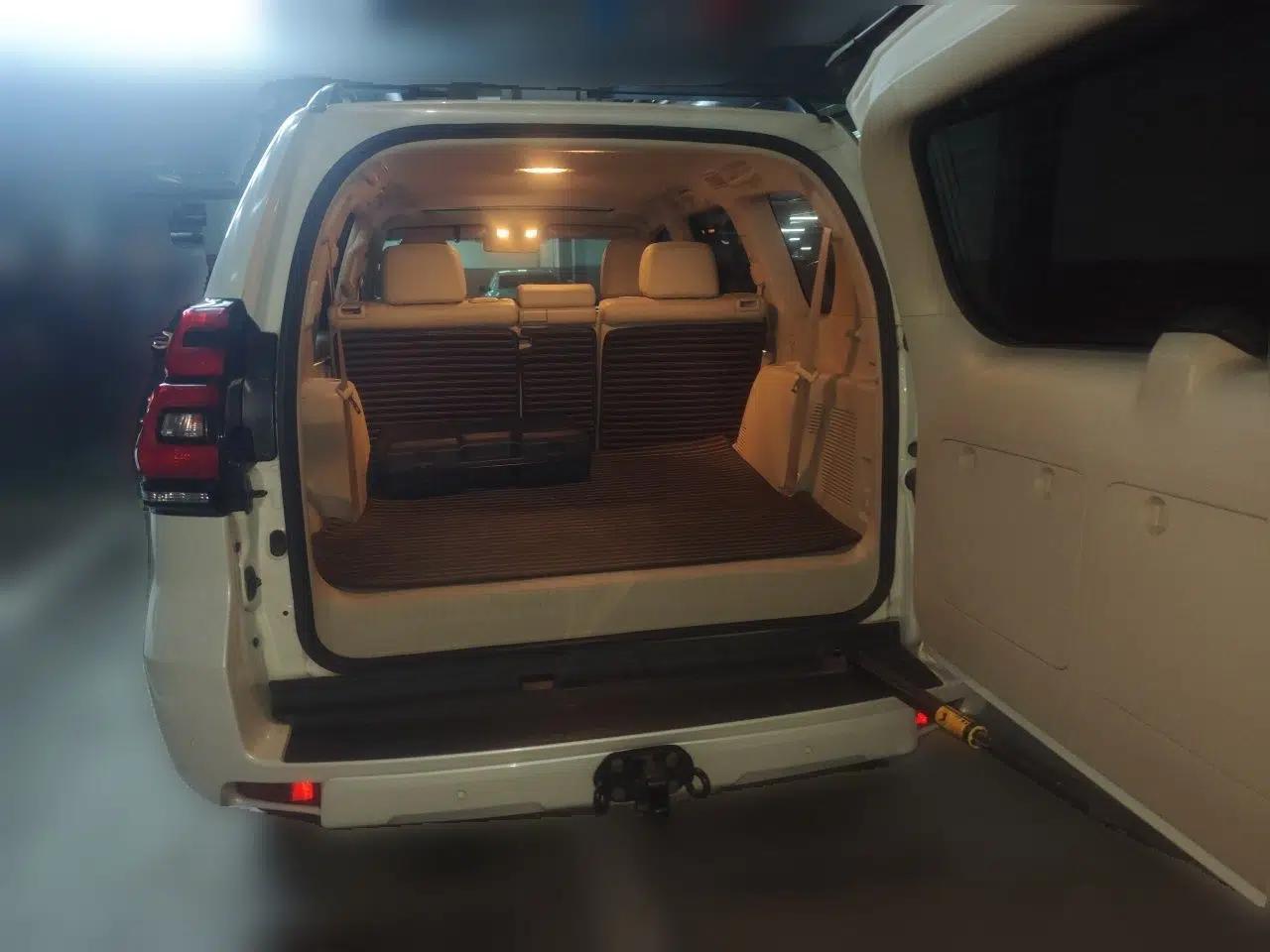 Toyota Prado 2018 3.5L Automatic TX-L — миниатюра 19