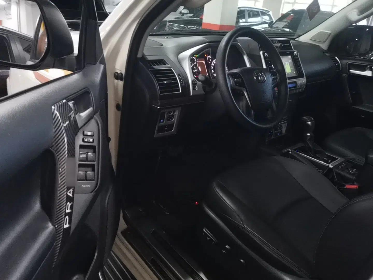 Toyota Prado 2018 3.5L Automatic TX-L with Rear-Mounted Spare Tire — миниатюра 18