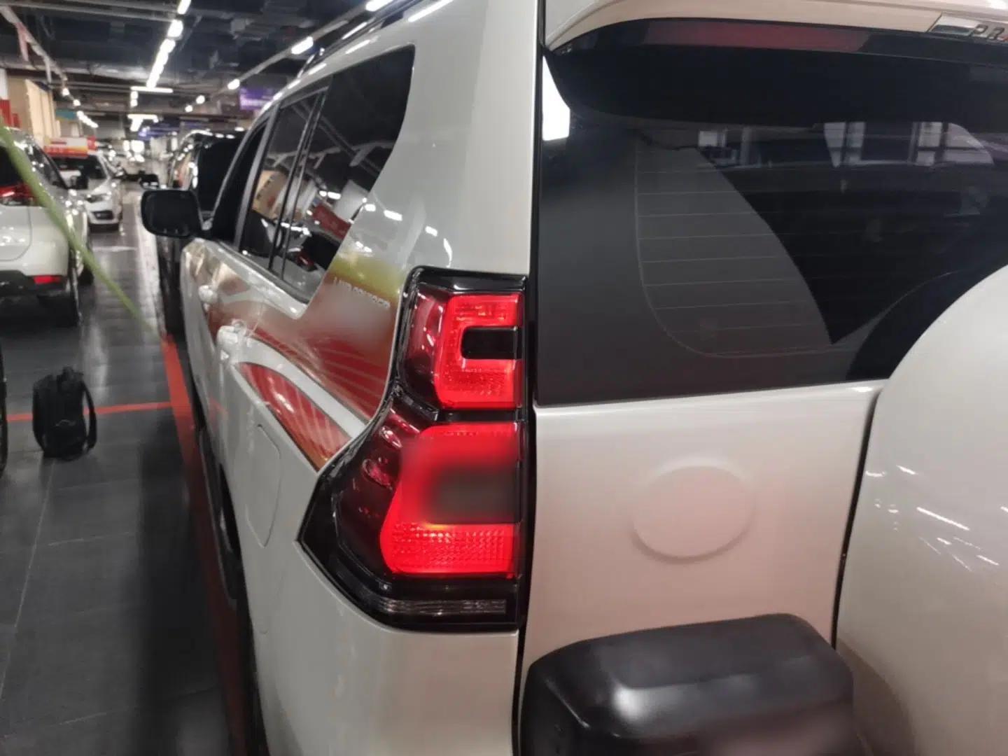 Toyota Prado 2018 3.5L Automatic TX-L with Rear-Mounted Spare Tire — миниатюра 4