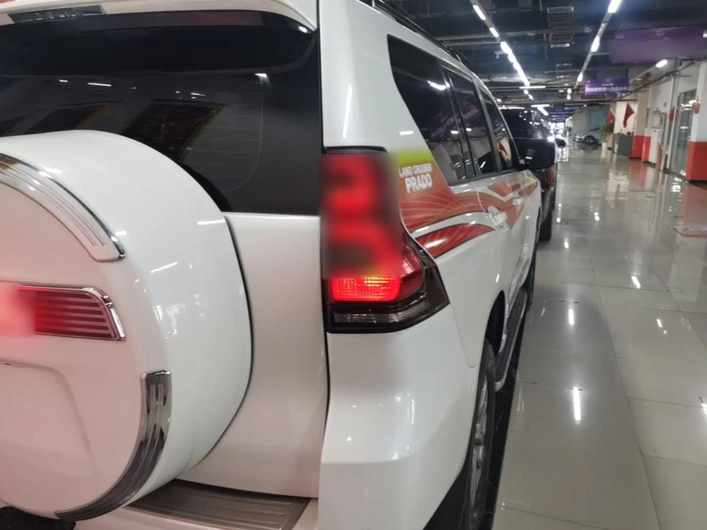 Toyota Prado 2018 3.5L Automatic TX-L with Rear-Mounted Spare Tire — миниатюра 9