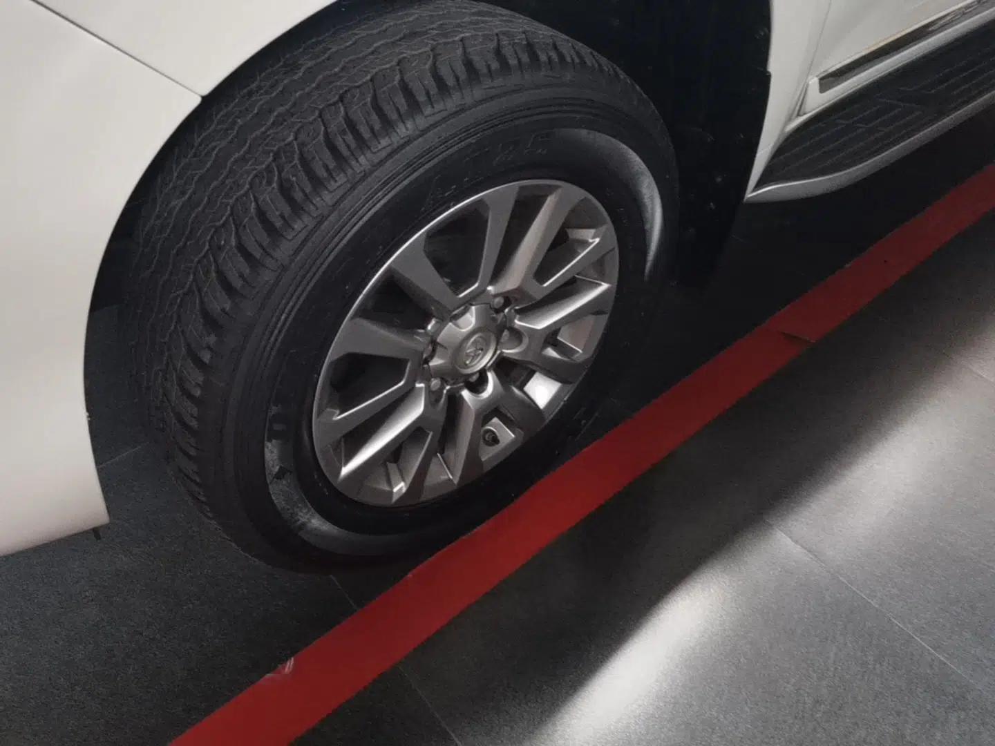 Toyota Prado 2018 3.5L Automatic TX-L with Rear-Mounted Spare Tire — миниатюра 10