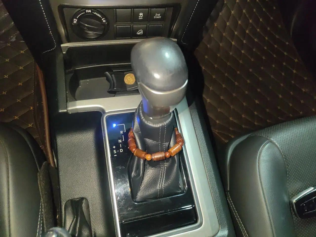Toyota Prado 2018 3.5L Automatic TX-L with Rear-Mounted Spare Tire — миниатюра 14