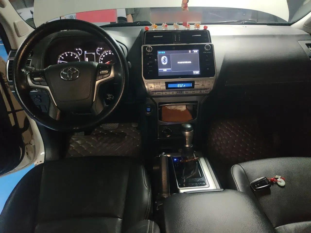 Toyota Prado 2018 3.5L Automatic TX-L with Rear-Mounted Spare Tire — миниатюра 9