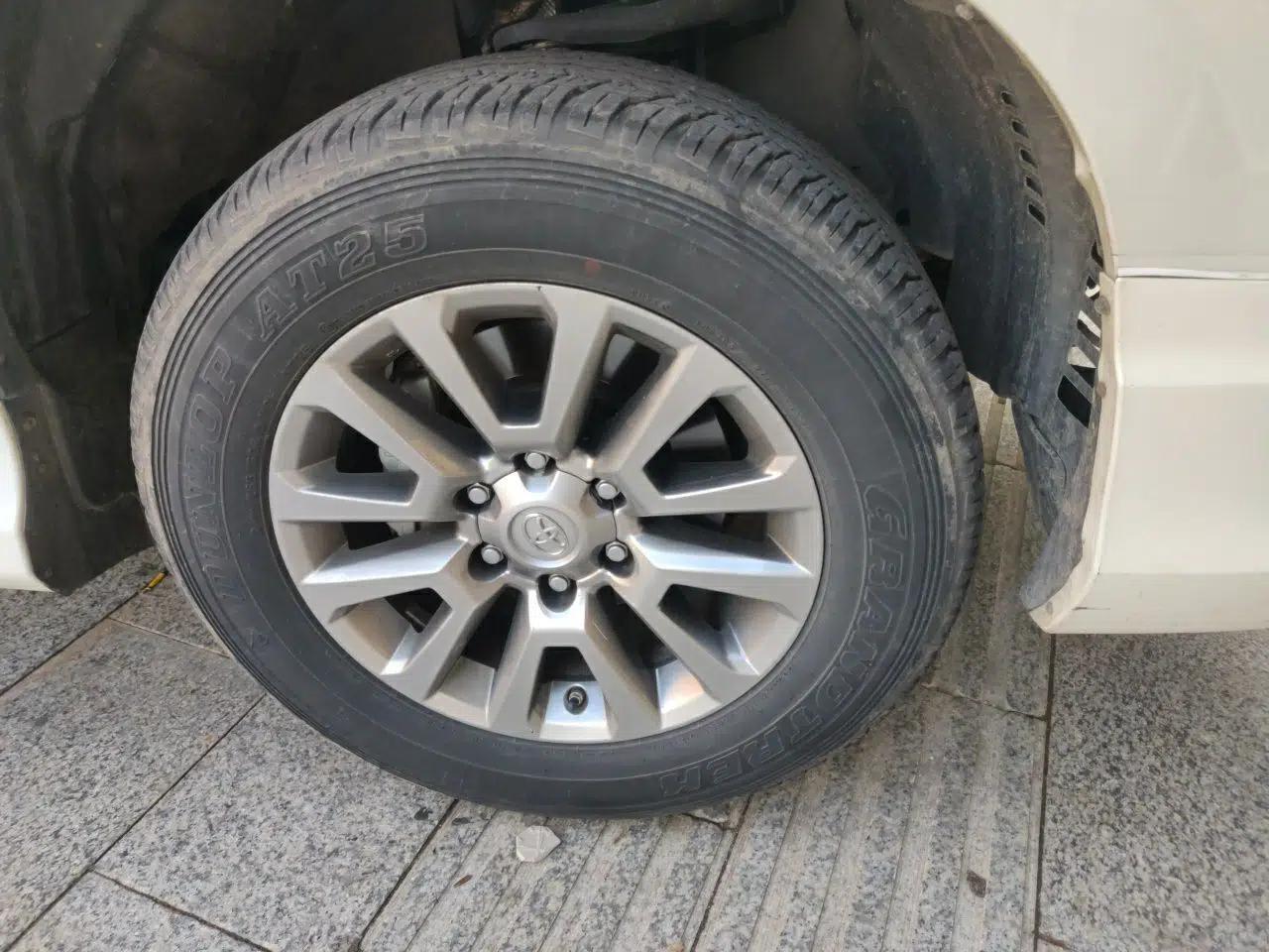 Toyota Prado 2018 3.5L Automatic TX-L — миниатюра 8