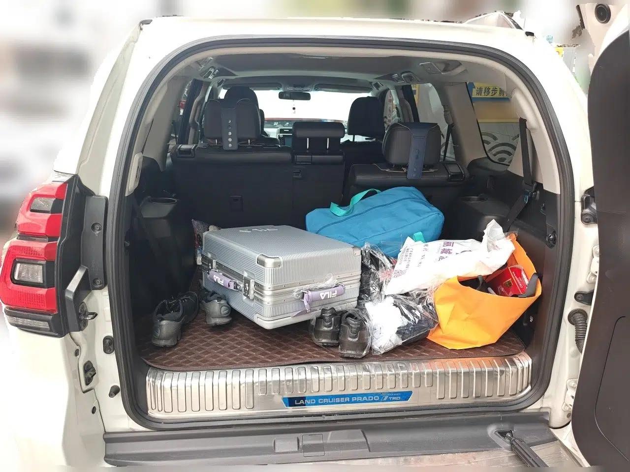 Toyota Prado 2019 3.5L Automatic TX-L Deluxe Edition with Rear-Mounted Spare Tire — миниатюра 19