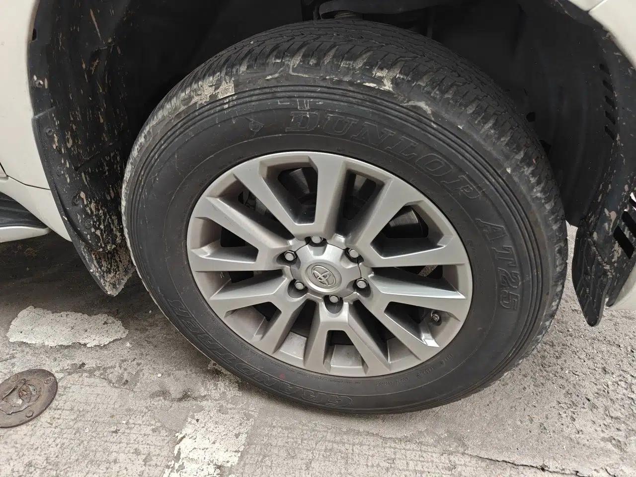 Toyota Prado 2019 3.5L Automatic TX-L Deluxe Edition with Rear-Mounted Spare Tire — миниатюра 8