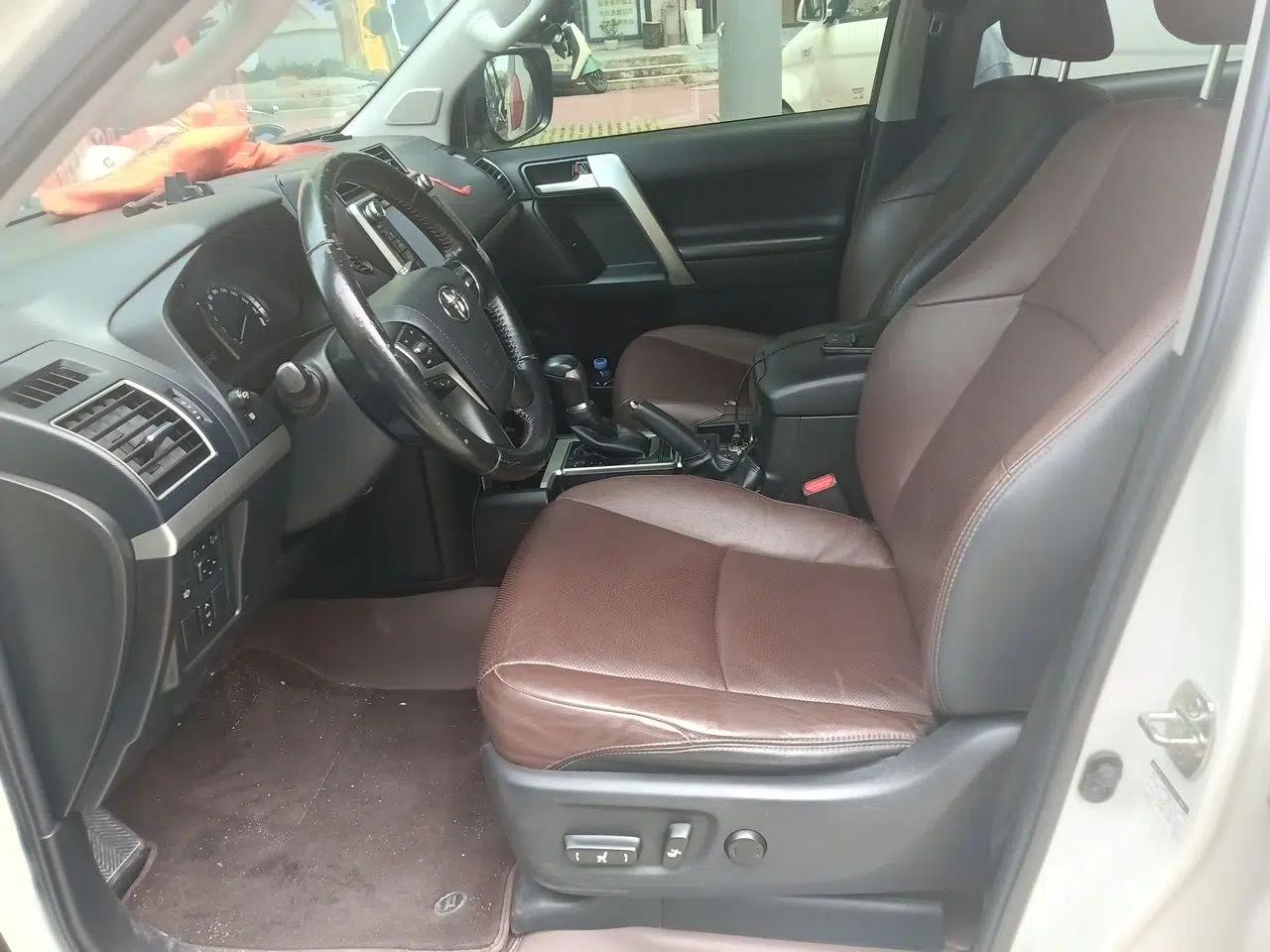 Toyota Prado 2019 3.5L Automatic TX-L Deluxe Edition with Rear-Mounted Spare Tire — миниатюра 15