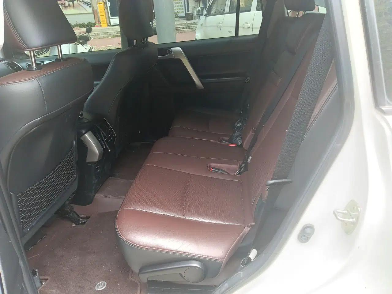 Toyota Prado 2019 3.5L Automatic TX-L Deluxe Edition with Rear-Mounted Spare Tire — миниатюра 17