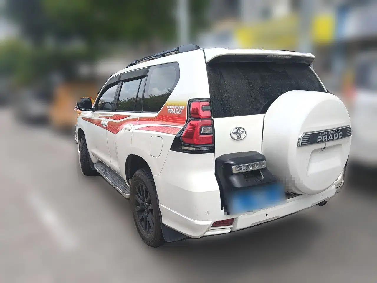 Toyota Prado 2019 3.5L Automatic TX-L Deluxe Edition with Rear-Mounted Spare Tire — миниатюра 4