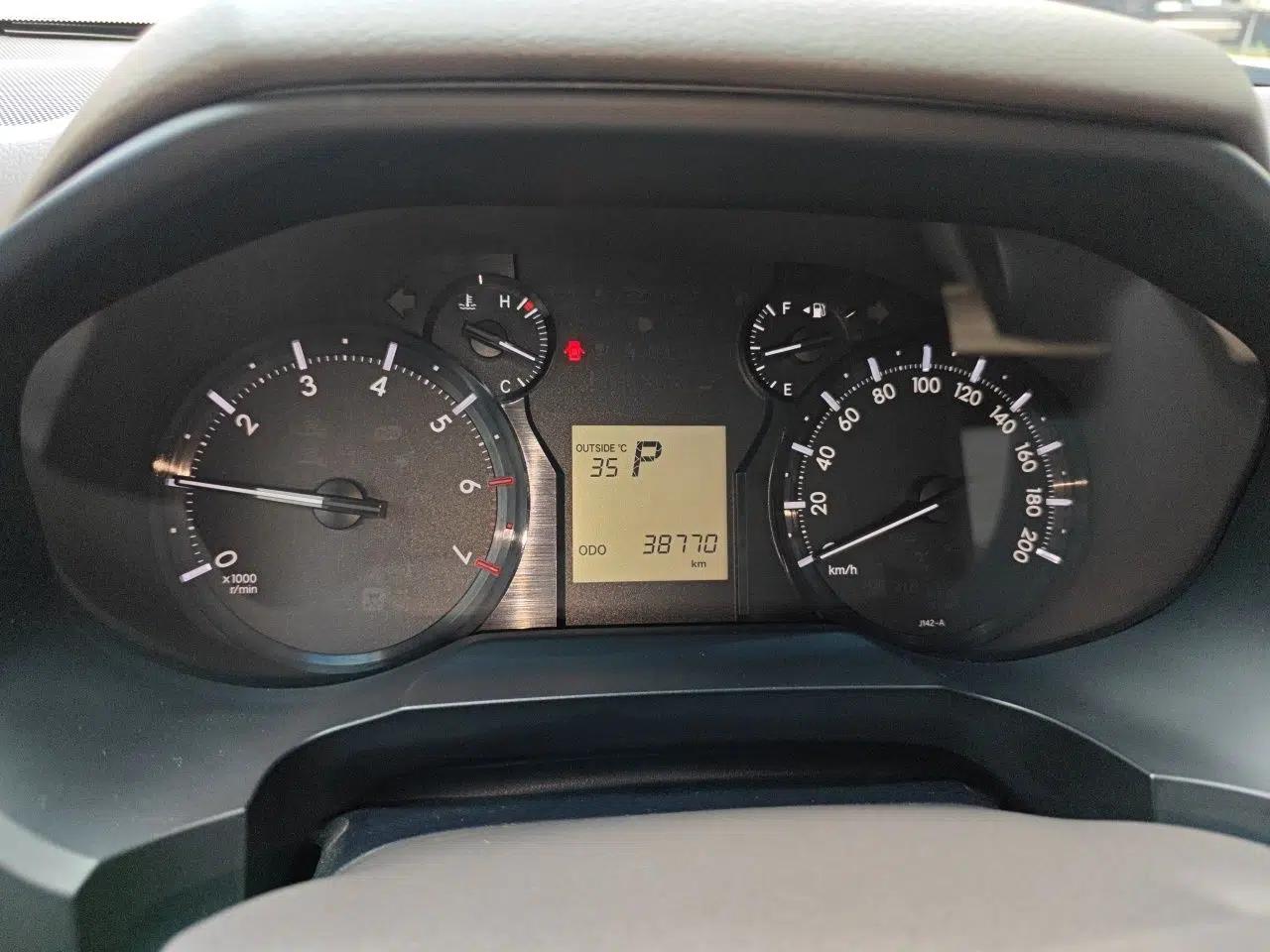 Toyota Prado Prado (parallel import) 2023 model, 4.0L, 7 seats, 9 airbags, sunroof, 7‑seat configuration, rear-mounted spare tire — миниатюра 11
