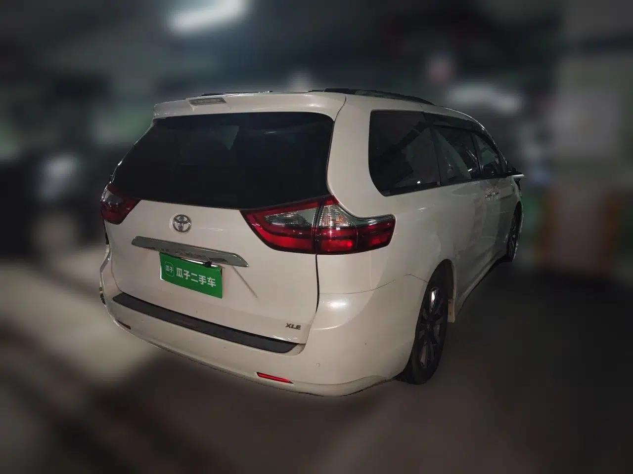 Toyota SIENNA 2019 3.5L Two-Wheel Drive XLE 7 Seats U.S. Specification — миниатюра 6