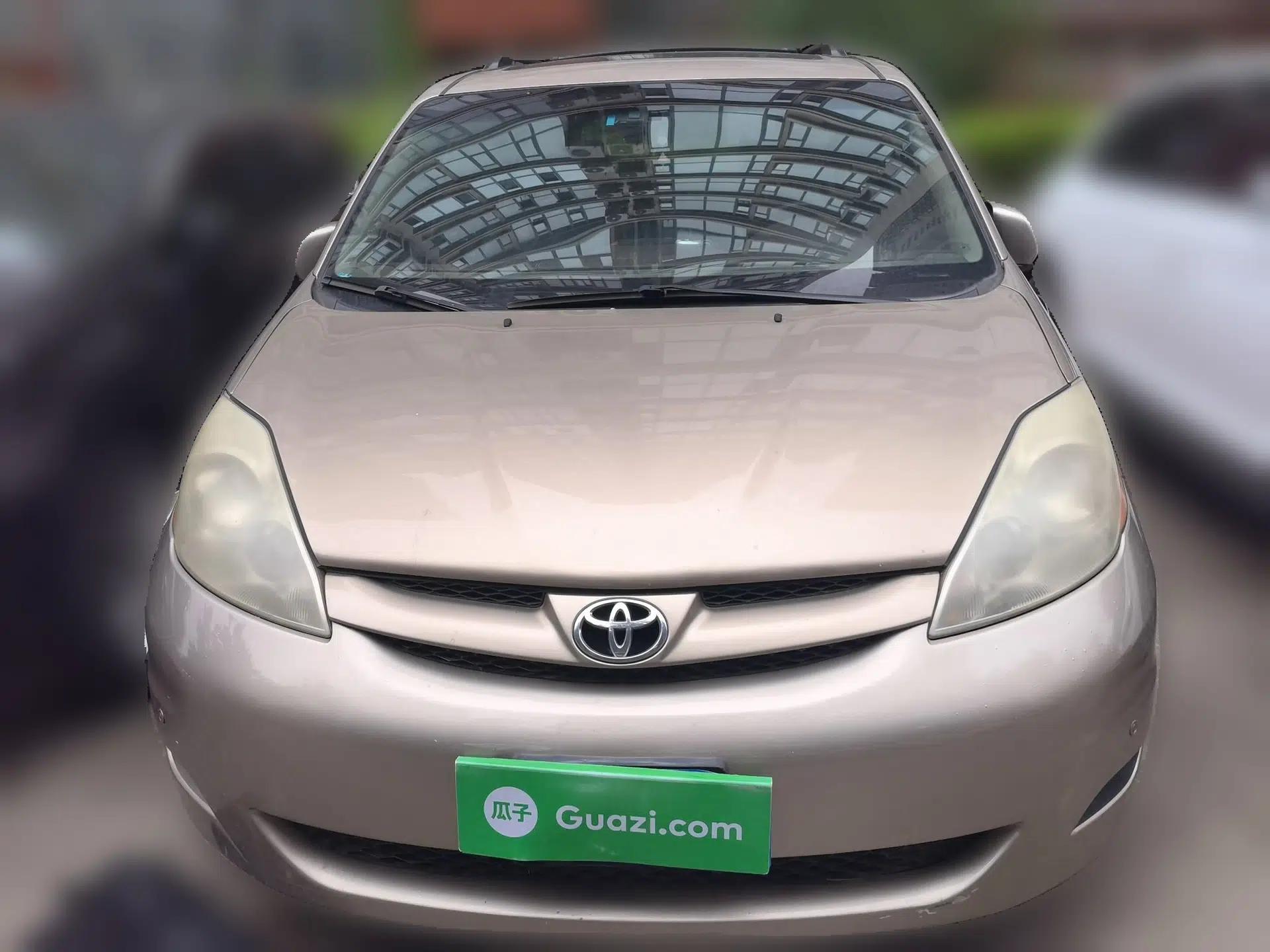 Toyota SIENNA 2009 3.5 automatic 7-seater parallel import — миниатюра 2
