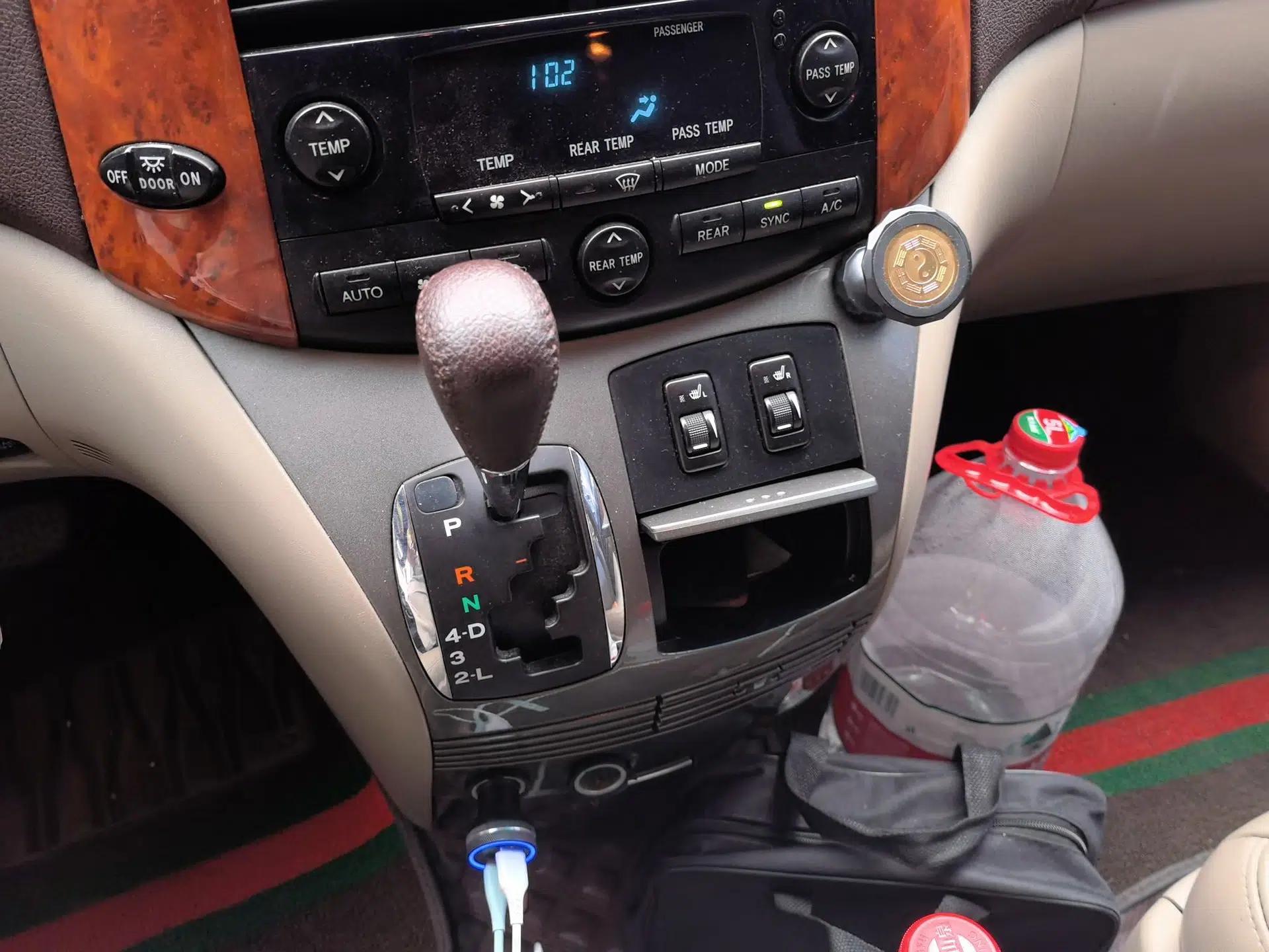 Toyota SIENNA 2009 3.5 automatic 7-seater parallel import — миниатюра 14