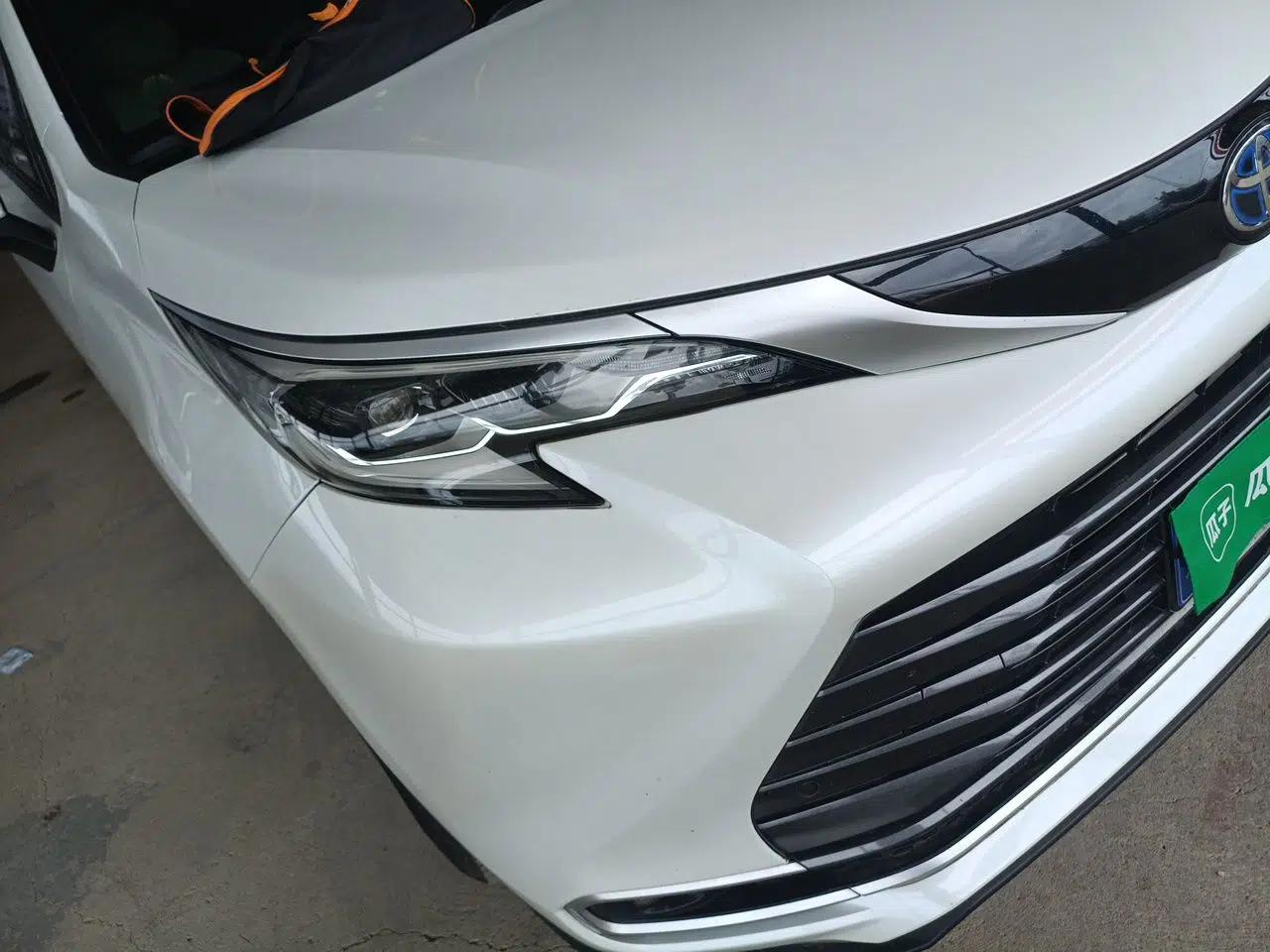 Toyota SIENNA 2021 2.5L Hybrid Premium Edition — миниатюра 7