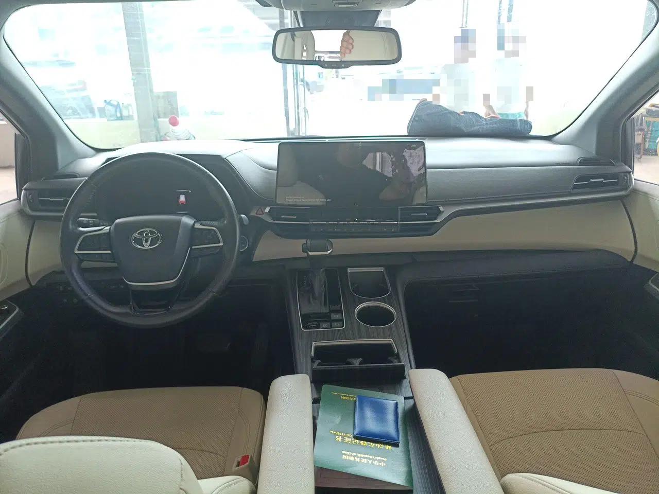 Toyota SIENNA 2021 2.5L Hybrid Premium Edition — миниатюра 9