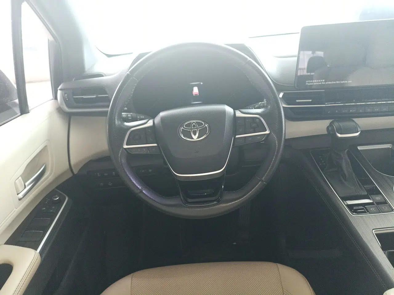 Toyota SIENNA 2021 2.5L Hybrid Premium Edition — миниатюра 10