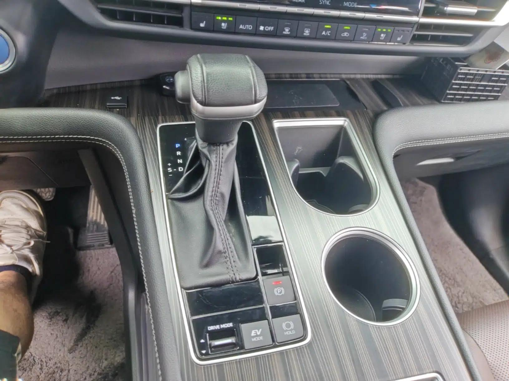 Toyota SIENNA 2021 2.5L Hybrid Platinum Edition — миниатюра 13