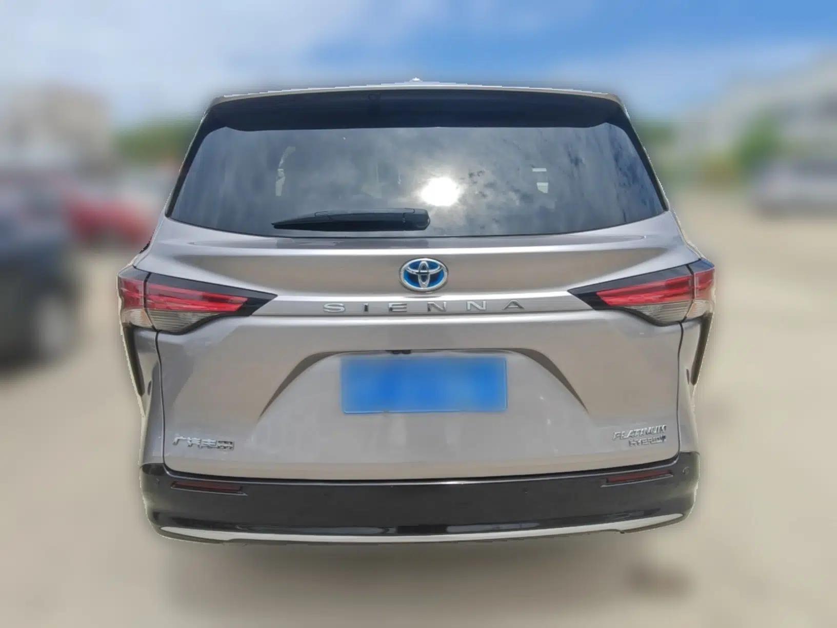 Toyota SIENNA 2021 2.5L Hybrid Platinum Edition — миниатюра 5
