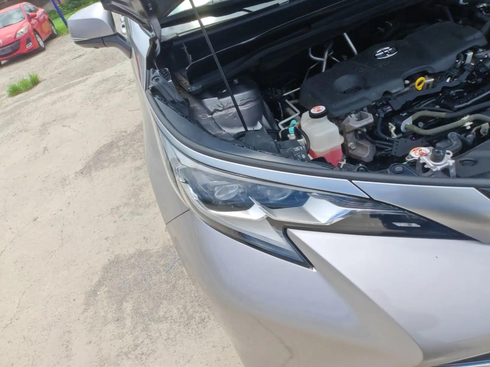 Toyota SIENNA 2021 2.5L Hybrid Platinum Edition — миниатюра 7